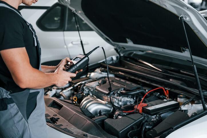 Diagnostic électronique automobile dans un garage